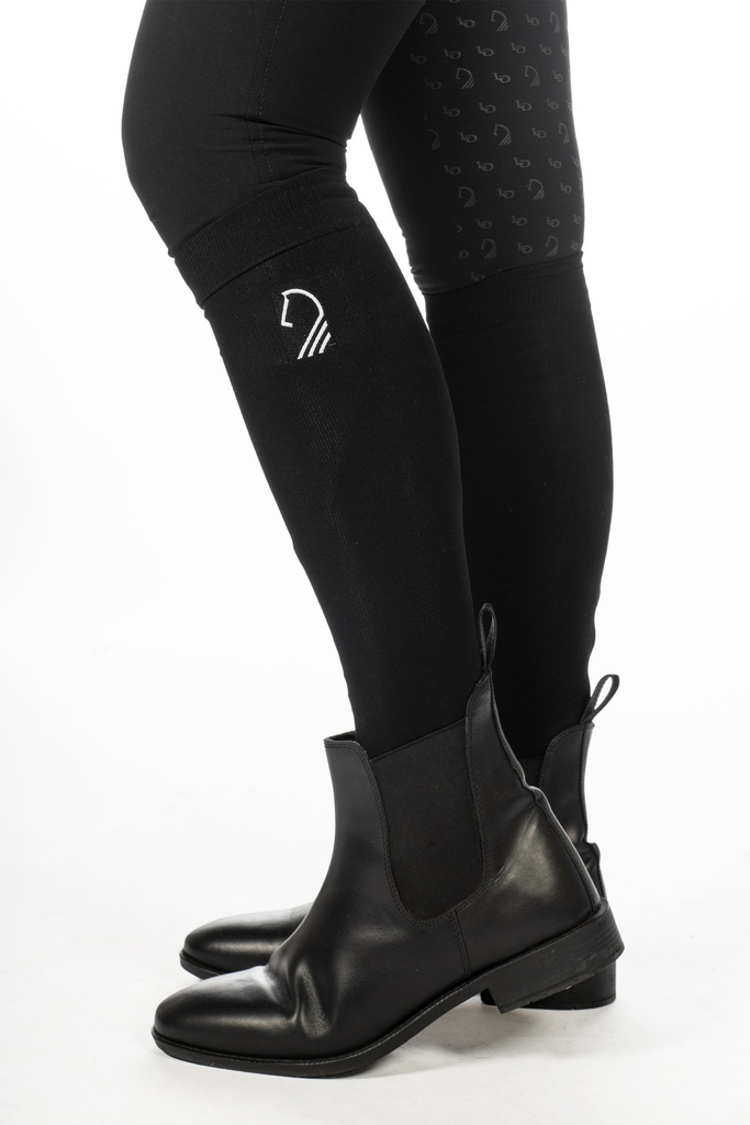 Chaussettes équitation HKM Amalfi, détail de la broderie
