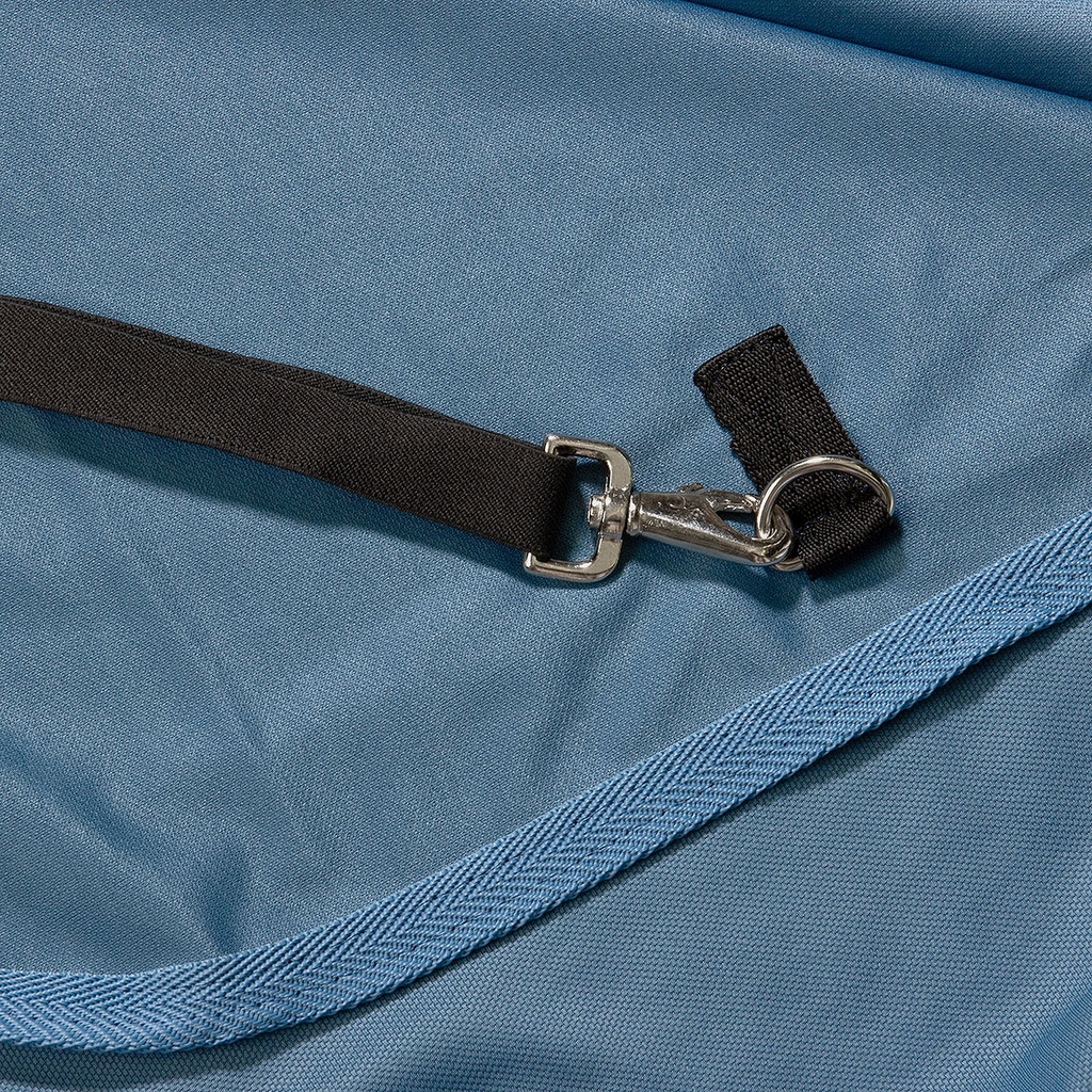 Chemise d'été Comfort, vue complementaire mettant en evidence les finitions et les coutures du produit