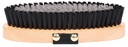 Brosse douce bicolore, vue complementaire mettant en evidence les finitions et les coutures du produit