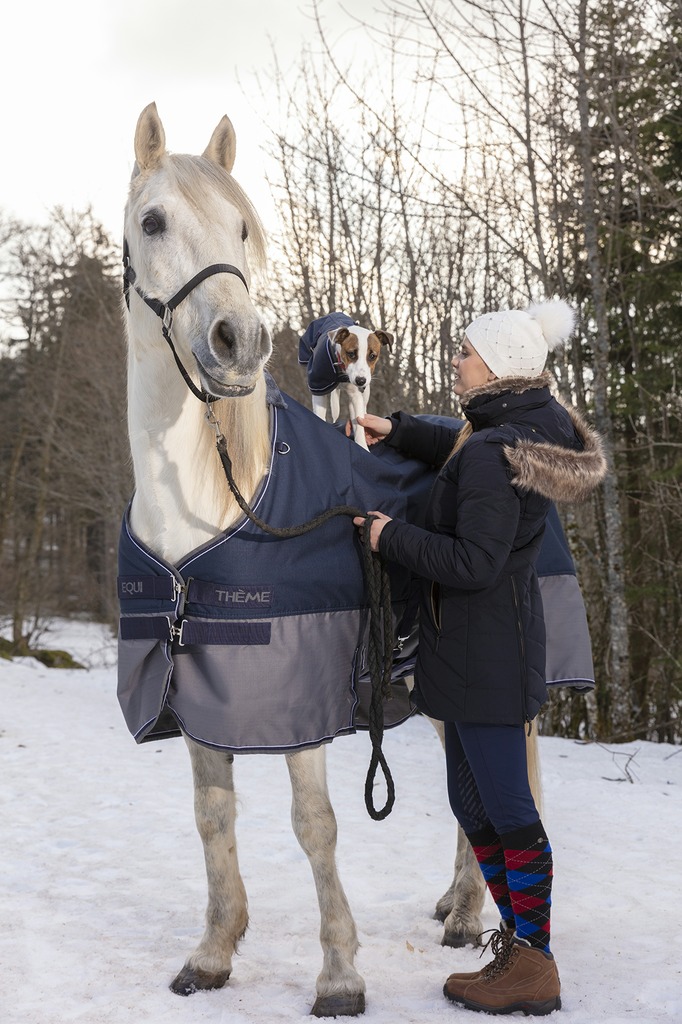 Couverture EQUITHÈME "TYREX 600 D", 300g, Belly belt