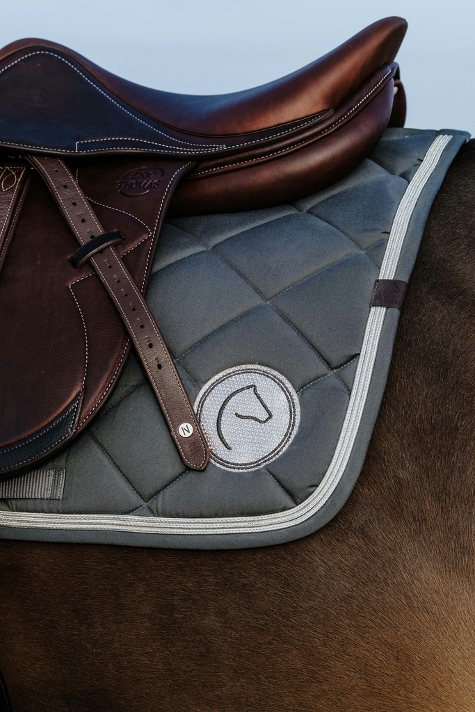 Tapis de selle EQUITHÈME "Badge"