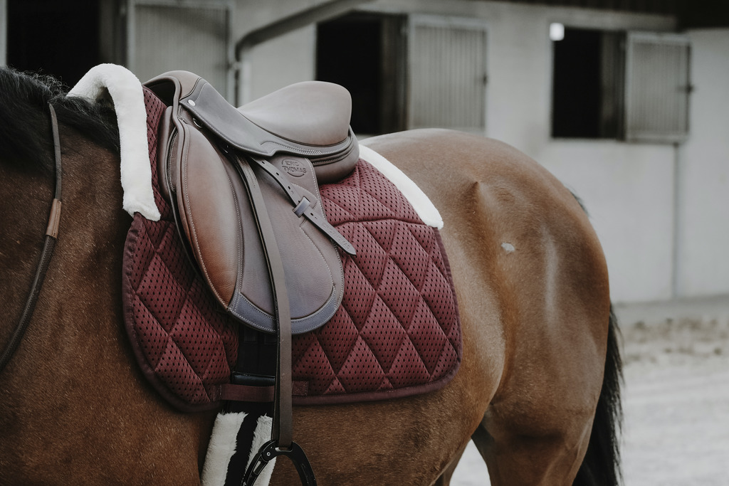 Tapis de selle EQUITHÈME "Pro air"
