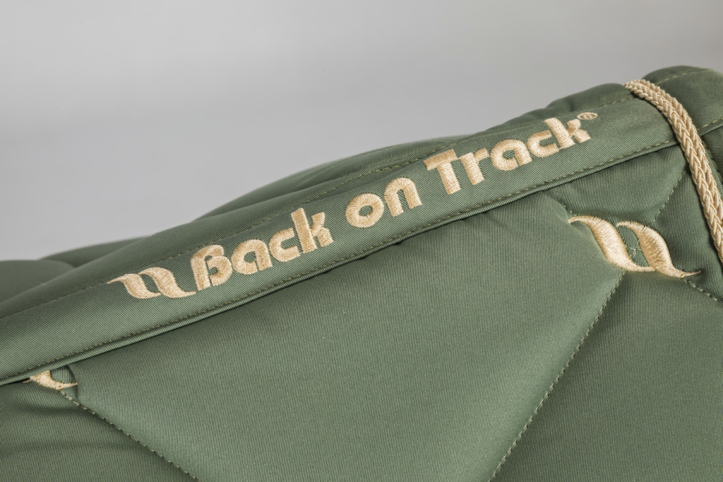 Tapis de selle BACK ON TRACK "Night collection"