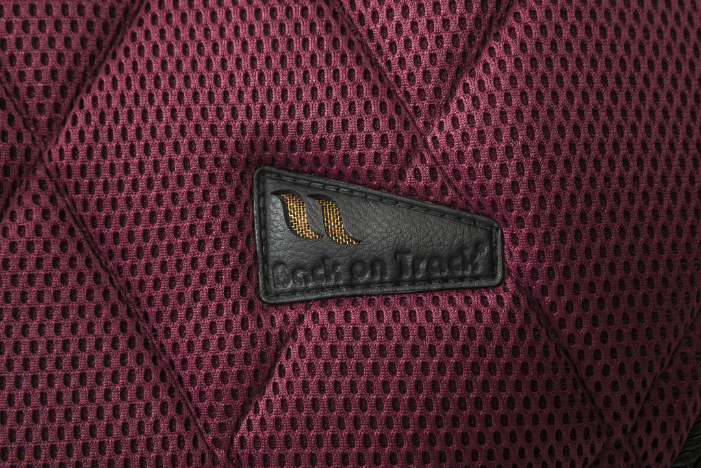 Tapis de selle BACK ON TRACK® "Airflow"