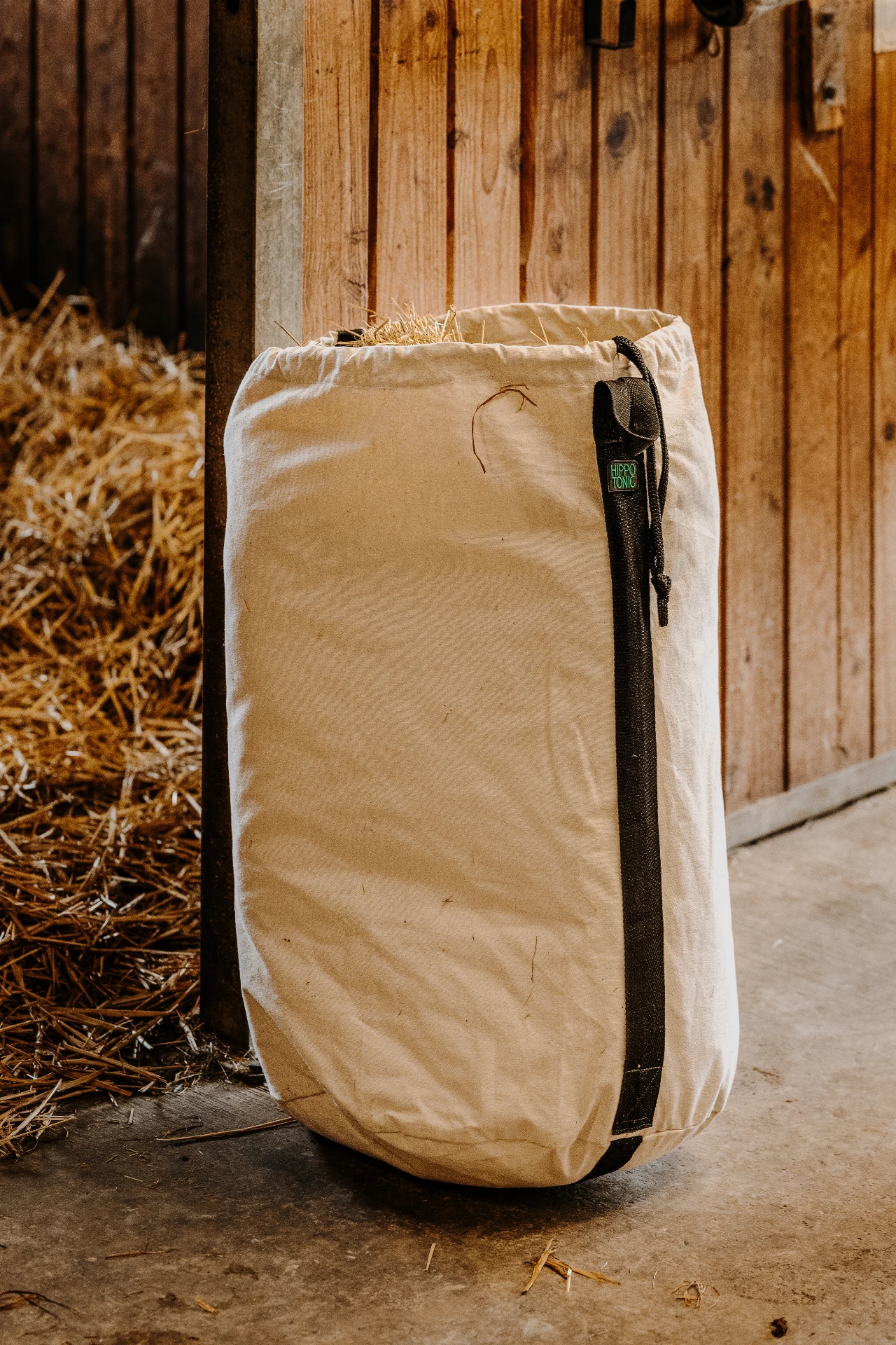 [306839001] HIPPOTONIC hay bag Transport