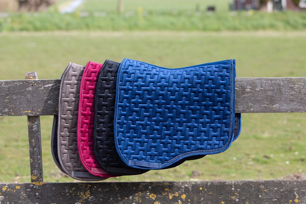 [320000388full dr] Tapis de selle Allure (Bordeaux, Cheval, Dressage)